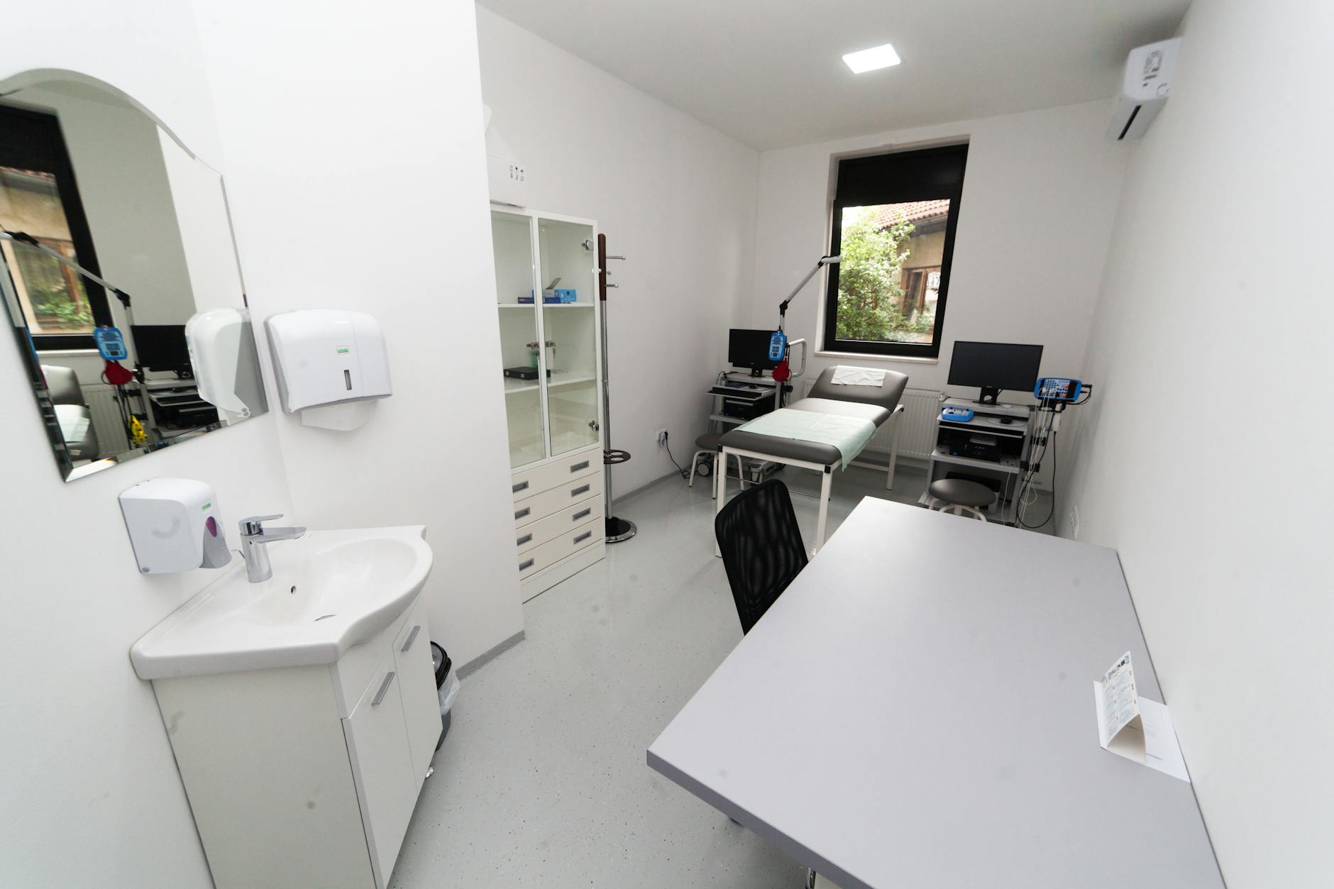 Untersuchungsraum, ruhig und modern